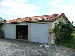 Detached garage